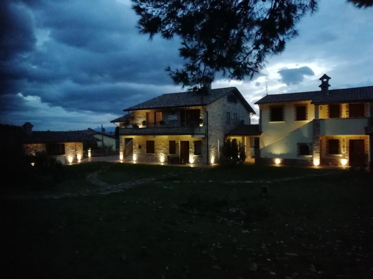 La Sorgente Del Subasio Assis Exterior foto